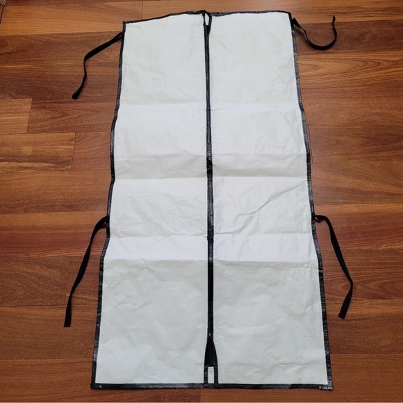 Alice + Olivia Garment Bag Stacey Bendet  46 x 23 in  Black White - Picture 8 of 12